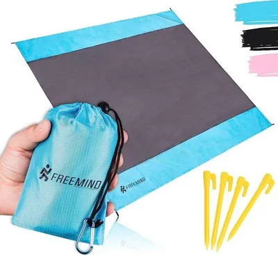 Produktbild von Unyqoos® Ultraleichte Picknickdecke 200 × 200 cm – wasserabweisende, sandfreie Stranddecke, kompakt faltbar Mini‑Pocket, inkl. Tasche, 4 Heringe & Karabinerhaken