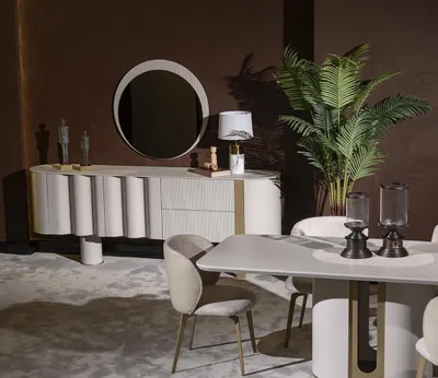 Image de Élégant buffet beige avec miroir en bois et verre