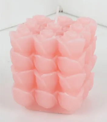 Produktbild von Rosenwürfel Kerze 6,2 x 6,2 x 7 cm romantische Dekokerze Tischkerze 12er Set Geschenkidee Wohnaccessoire