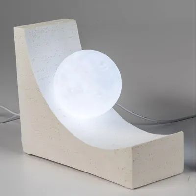 Produktbild von LED Tischlampe STONE Kugel weiß L. 27cm aus Kunststein USB Anschluss Formano