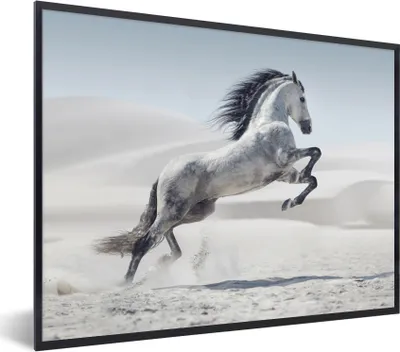 Produktbild von MuchoWow® Gerahmtes Poster Pferd - Tiere - Sand - Natur 80x60 cm - Poster mit Schwarzem Bilderrahmen Wandposter Rahmen Foto Bilder - Schwarzem - Mit Gestell