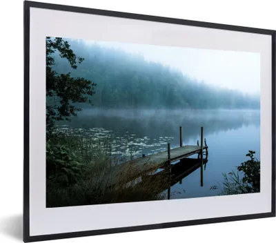 Produktbild von MuchoWow® Gerahmtes Poster Natur - See - Wald - Nebel 60x40 cm - Poster mit Schwarzem Bilderrahmen Wandposter Rahmen Foto Bilder - Schlafzimmer - Plakat in Rahmen - Drucken