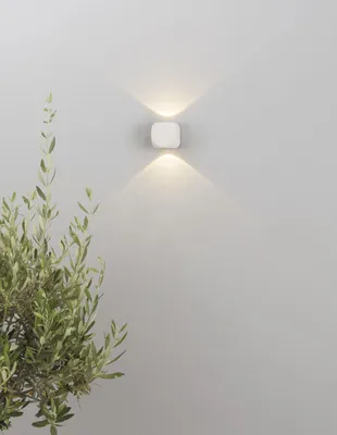 Produktbild von Nova Luce ZARI LED Wandleuchte Weiß 2x2W IP54 Warmweiss 5,5x6,5x6,5cm 9226217