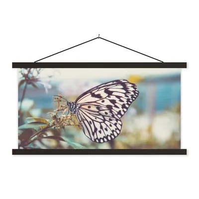 Produktbild von MuchoWow® Textilposter Schmetterling - Blumen - Frühling 90x45 cm mit schwarzem Rahmen - Klemmleisten
