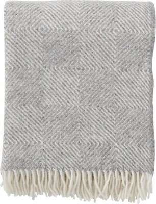 Produktbild von Unyqoos® Klippan Wollplaid Gooseye 130 x 200 cm – Grau mit Ecru-Fransen, eingewebtes Rautenmuster, 25% recycelte Wolle / 75% Wolle