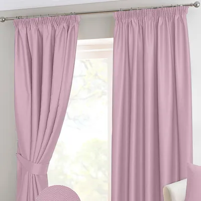 Produktbild von HOMESCAPES Verdunklungsvorhang Kräuselband, Chevron, Rosa, 165 cm x 137 cm