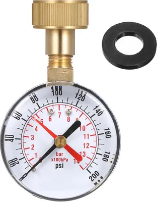Imagen del producto de Manómetro Lepmerk de 2-1/2 pulgadas para pruebas de presión de agua, con conexión de manguera hembra de 3/4 de pulgada y rango de 0 a 200 PSI, con indicador rojo