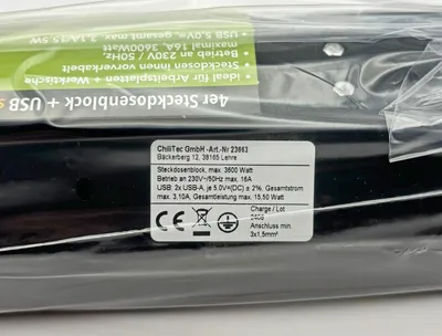 Produktbild von 4-fach Steckdosenblock + 2x USB, schwarz, Aufbaumontage