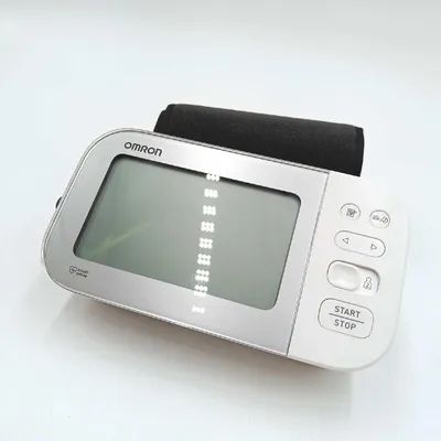 Obrázek produktu pro OMRON X7 Smart - Automatický tlakoměr na paži | vítěz testu Stiftung Warentest 11/23 | detekce fibrilace srdečního svalu | klinicky  - i pro diabetiky | s bezplatnou aplikací pro chytré telefony | 22-42 cm
