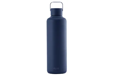 Produktbild von EQUA Timeless Stainless Steel Bottle - Ultra light and BPA-free - 100% Leakproof - 600ml - Timeless Design - Silicone Bottom (Navy, groß)