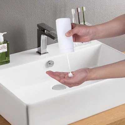 Image de Distributeur de savon liquide pratique avec flacon en silicone blanc