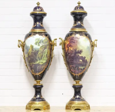 Produktbild von Casa Padrino Deko Vasen Lila / Gold 30 x H. 100 cm - Barockstil Porzellan Vasen Set