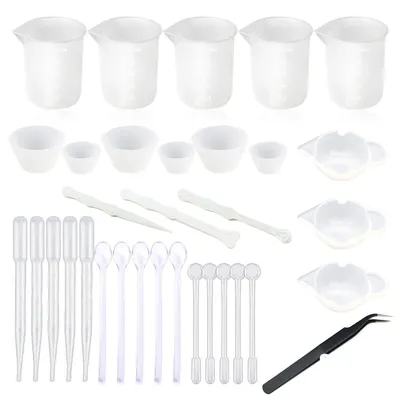 Image de Kit de création comprenant des moules en silicone, une perceuse, des porte-clés et des accessoires