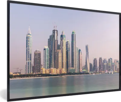 Produktbild von MuchoWow® Gerahmtes Poster Die Skyline der Wolkenkratzer in Dubai 30x20 cm - Poster mit Schwarzem Bilderrahmen Wandposter Rahmen Foto Bilder - Kunstdruck - Bild-Poster