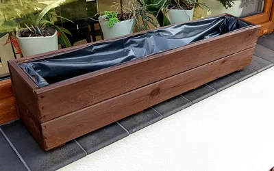 Produktbild von FKL DESIGN Garten Pflanzkübel Palisander D27, komplett montiert, verrottungsbeständig, kesseldruckimprägniert, mit Drainagelöchern, schutzlackiert, mit dicker Folie ausgelegt, H:18cm B:18cm L:90cm
