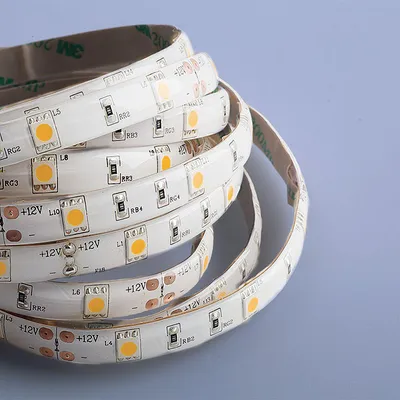 Produktbild von LED Strip 5050 Warmweiß (2700K) 36W 500CM 12V IP44