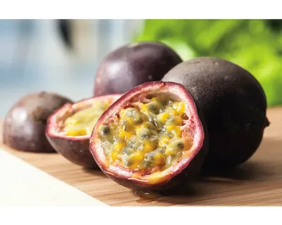 Obrázek produktu pro Mučenka jedláFloraSelfPassiflora edulis 'Suntropics' květináč 3 l