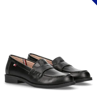 Obrázok produktu pre Tommy Hilfiger, mokasíny s hladkým povrchom a logom, model Samir, čierna farba, veľkosť 33