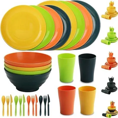 Immagine prodotto di Set di stoviglie da tavola leggero, 28 pezzi, comprendente tazze, piatti, coltelli, forchette e cucchiai, ideale per il campeggio, i picnic e l'uso quotidiano, lavabile in lavastoviglie, multicolore.