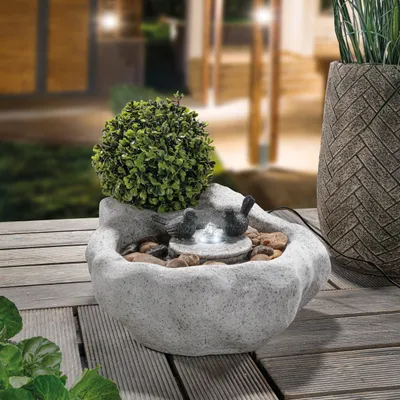 Produktbild von esotec Solar Vogelbad-Brunnen hell mit Akkuspeicher und LED Licht outdoor 101319