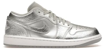 Produktbild von Jordan 1 Low SE Metallic Silver (Women's) - EU 44