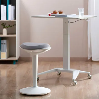 Produktbild von Bürohocker ASTORIA, höhenverstellbar, weiß / grau. Ergonomisches Design, 360° drehbar, gepolsterte Sitzfläche. Ideal für Büro und Home-Office. Max. Belastung: 100 kg