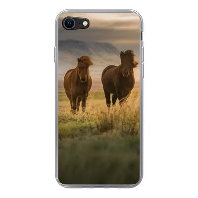 Produktbild von MuchoWow® Handyhülle Schutzhülle Hülle für iPhone SE 2020 Pferde - Luft - Gras Silikon Softcase Handy Hülle - Kartenbesitzer