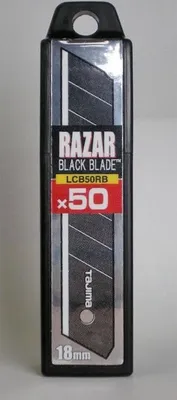 Produktbild von Tajima Razar Black Abbrechklingen 18 mm Box mit 50 Klingen
