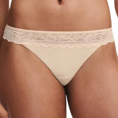 Produktbild von Chantelle Easy Feel Floral Touch Tanga Blickdichter Tanga mit elegantem Spitzenband, Perfekte Passform, Optisch perfekt auf den BH aus der Serie abgestimmt