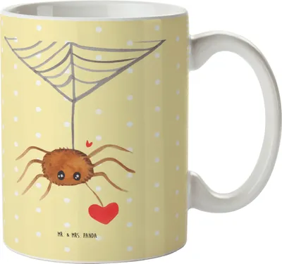 Produktbild von Mr. & Mrs. Panda Tasse Spinne Agathe Liebe - Gelb Pastell - Geschenk, Teetasse, schöne, Verliebt, Bedruckte, Kaffeetasse, Liebesgeschenk, Liebesbeweis, Kaffeebecher