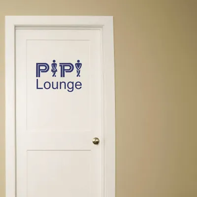 Produktbild von Wandtattoo - Wandaufkleber - Tür- Wandtattoo "Pipi Lounge" - 60cm x 43cm königsblau - Dekoration Küche Wohnzimmer Wand