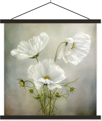 Produktbild von MuchoWow® Textilposter Blumen - Stillleben - Mohn - Weiß - Botanisch 60x60 cm mit schwarzem Rahmen - Posteraufhänger