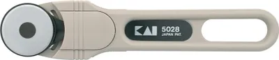 Produktbild von KAI 5028 Rollschneider mit glatter Klinge aus Stahl Ø 28 mm, beige (1 Stück)