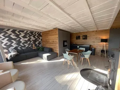 Produktbild von EGGER | 2,112 m² | Hellgrau 7mm Korkboden PRO COMFORT Vidora Eiche, Pflegeleichte Oberfläche, Trittschalldämmend, Fußwarm, Klicksystem, PVC Frei, Umweltfreundlich
