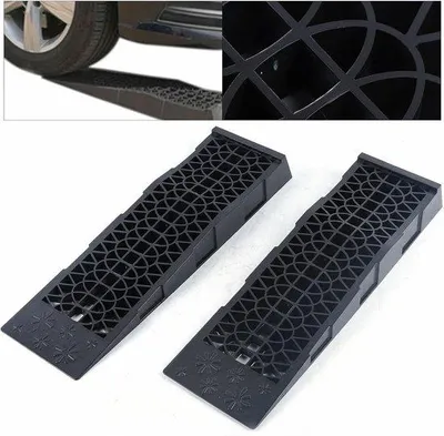 Productafbeelding van Kunststof oprijhellingen 70 x 20 x 8 cm - extra breed 3000 kg - antislip - voor voertuigen - 2 stuks