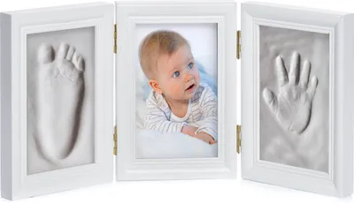 Produktbild von Goods & Gadgets Baby Erinnerungsset mit Bilderrahmen für Hand- & Fußabdruck und Fotos, als Geschenkset für Babys, aus 100% Naturholz, 35x16 cm, 4-teilig, kinderleicht.