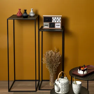 Image de Sellette - HOME DECO FACTORY - Fonctionnelle - Tendance - Noir et Or