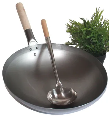 Produktbild von WOK SET, 36RB-K02, Wok Pfanne 36 cm Ø runder Boden Kohlenstoffstahl + Wokkelle Edelstahl Größe S - 44 cm lang mit Holzgriff
