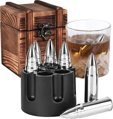 Produktbild von Famanu Whisky Steine Geschenkset - 6 wiederverwendbare Edelstahl-Eissteine - Silber