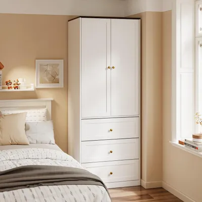 SoBuy KSB04-W Hochschrank im Schlafzimmer mit Bett und dekorativen Elementen