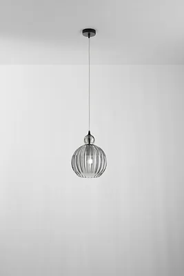 Immagine prodotto di Lampada a Sospensione in vetro color Fumé, design moderno con struttura in metallo nero opaco, attacco E27, diametro 25 cm, h 182 cm - Perenz