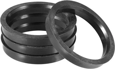Zdjęcie produktu dla Czarne pierścienie do opon samochodowych 71,5–60,1 mm, zestaw 4 szt.