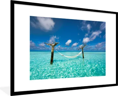Produktbild von MuchoWow® Gerahmtes Poster Meer - Hängematte - Himmel 90x60 cm - Poster mit Schwarzem Bilderrahmen Wandposter Rahmen Foto Bilder - Wanddekoration - Fotos