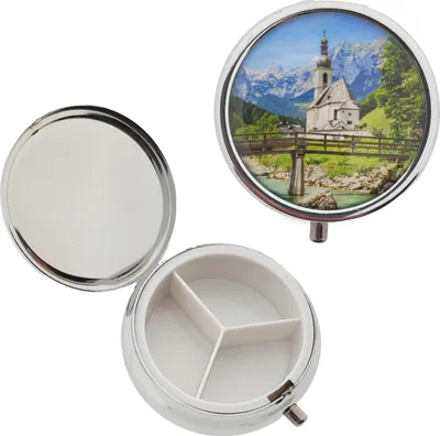 Produktbild von Metall Pillendose mit Bergmotiv - Praktische Tablettenbox für Reisen & Alltag - 3 Fächer Farbig 1 Stück