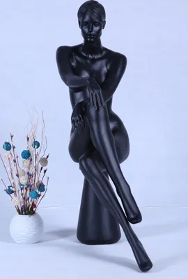 Immagine prodotto di Colore della pelle astratto in EH16-8 opaco manichino femminile seduto nero moda chic modellato acconciatura