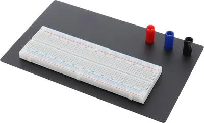 Produktbild von Breadboard (Steckbrett) mit 830 Kontakten und Buchsen für Bananenstecker