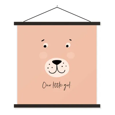 Produktbild von MuchoWow® Textilposter Zitate - Unser kleines Mädchen - Baby - Sprichwörter - Kinder - Kinder - Mädchen 120x120 cm mit schwarzem Rahmen - Aufhängungsset