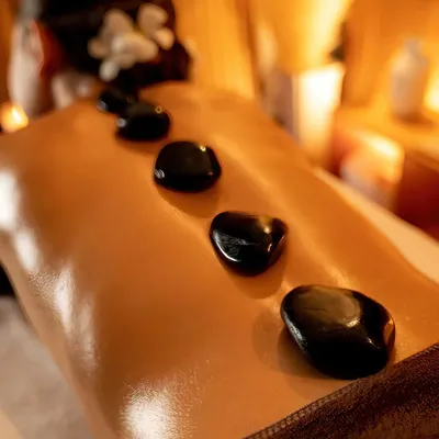 Produktbild von mydays Hot Stone Massage Löhne; Erlebnis verschenken oder selbst erleben; Gutschein für 1 Person(en)