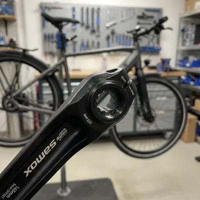 Produktbild von Messingschlager Samox Kurbel E-Bike 165mm Offset 5mm rechts Aluminium schwarz...