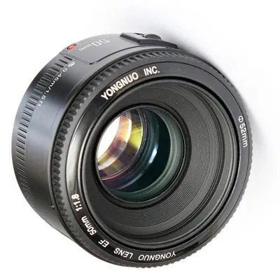 Zdjęcie produktu dla Obiektyw YONGNUO - 50 mm F1.8, obiektyw z dużą przysłoną i autofocusem, kompatybilny z aparatami Canon EF Mount EOS (np. 5DIII / 5DII / 6D / 60D / 600D / 650D / 1000D / 1100D / 1200D / 10D / 20D / 300D / 350D).